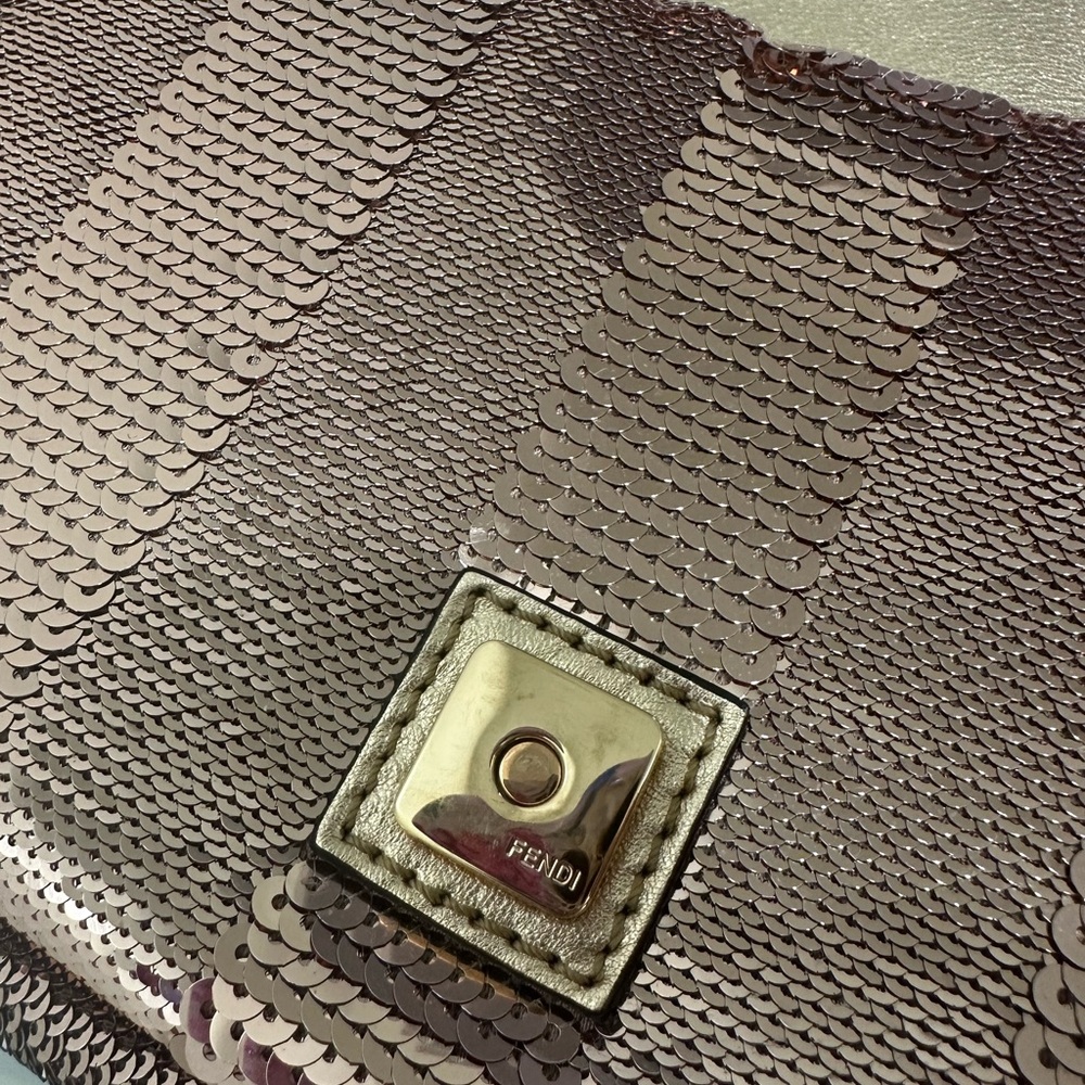 FENDI BAGUETTE ROSE GOLD RARE - Picture 9 of 12